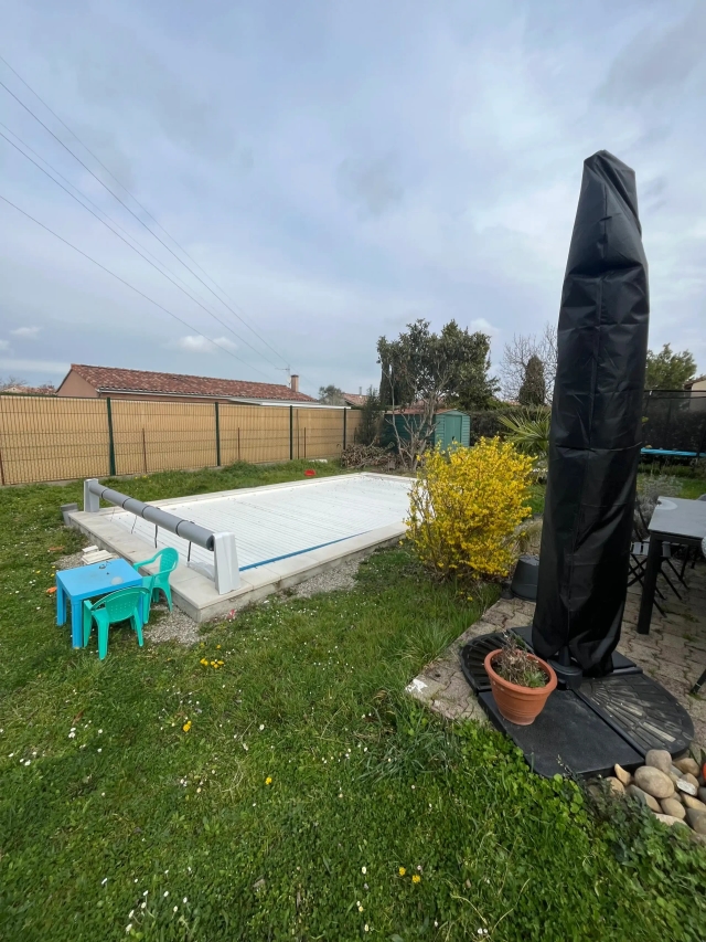 Avant — Terrasse carrelée autour d’une piscine, Toulouse
