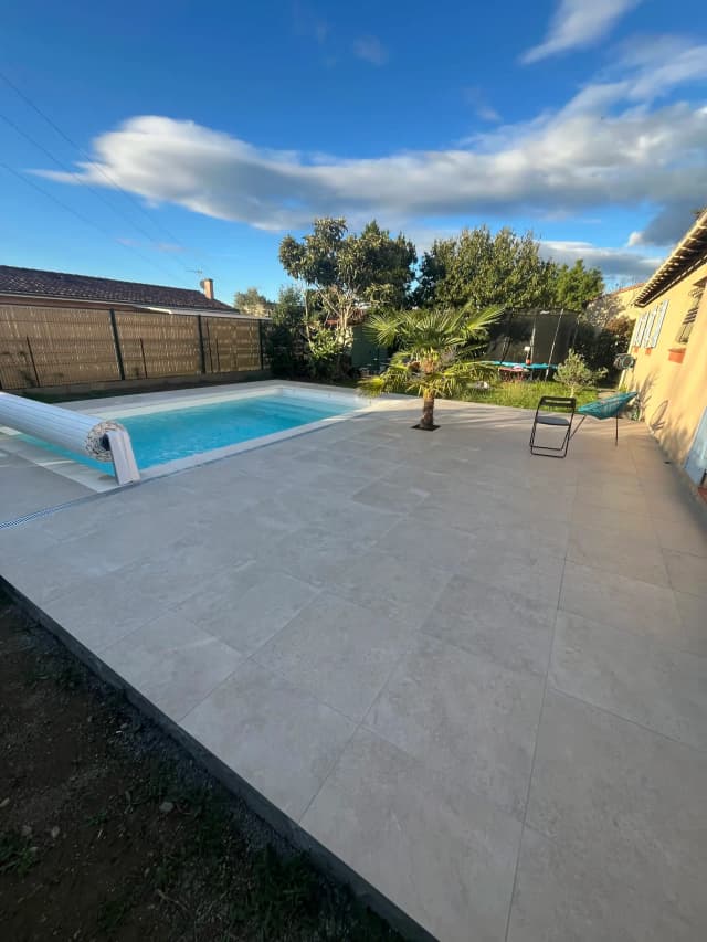 Après — Terrasse carrelée autour d’une piscine, Muret